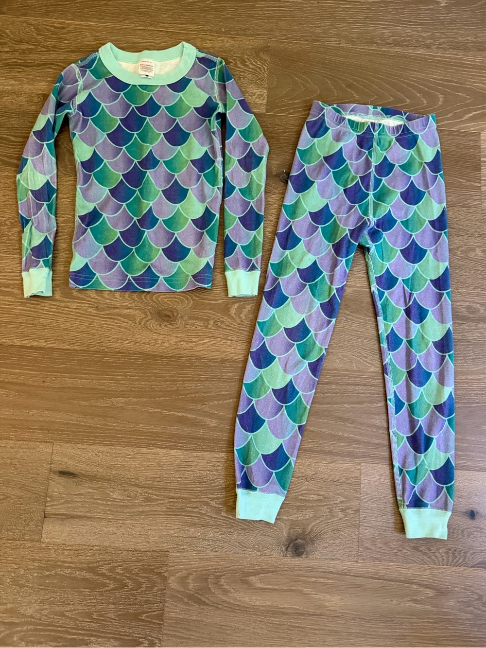Hanna Andersson Mermaid-Scale Pajama Set - Purple, Teal, Mint